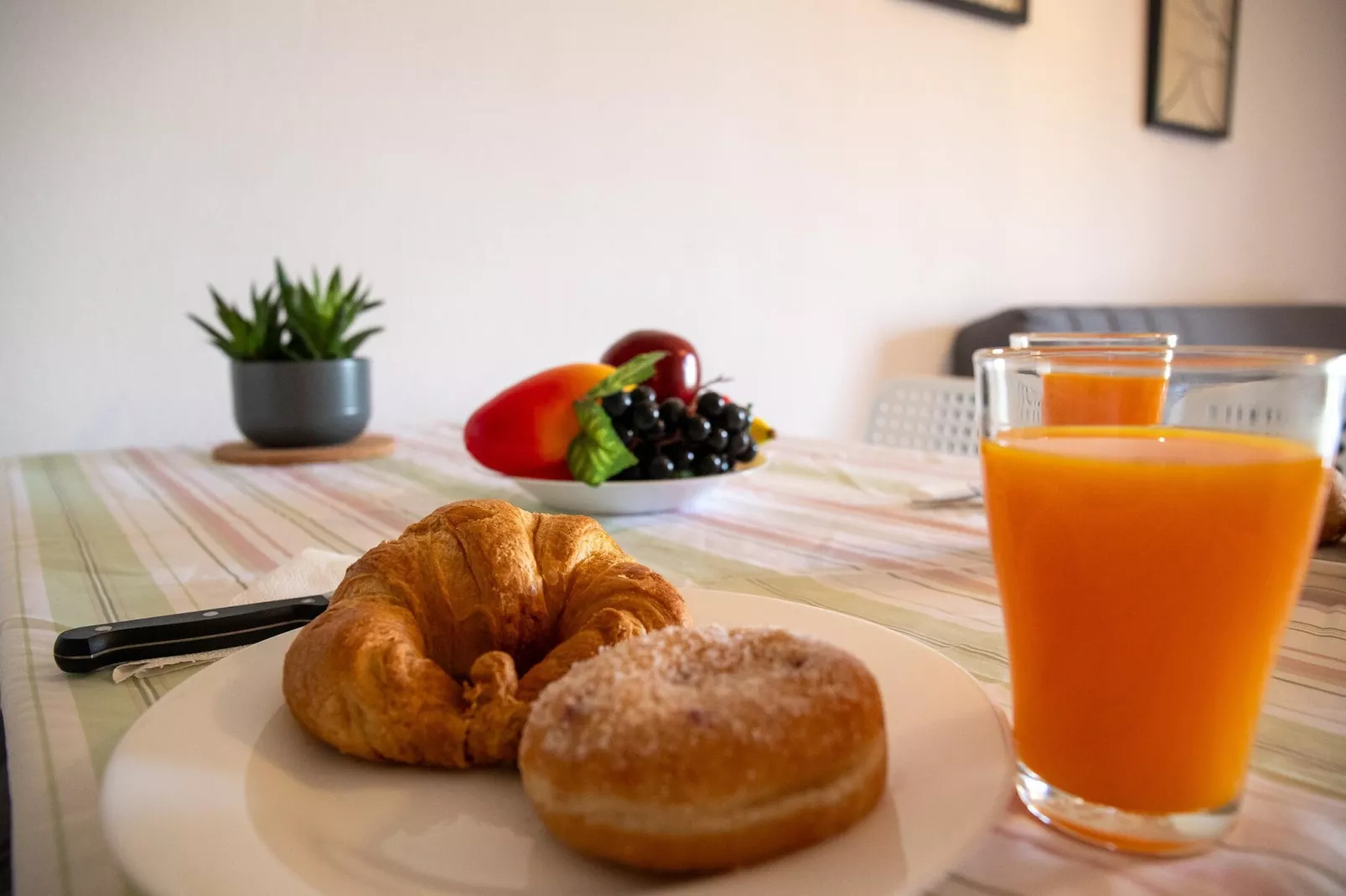 CT 386 AL - Faro's Roquetas Beach Apartment-Ambiente