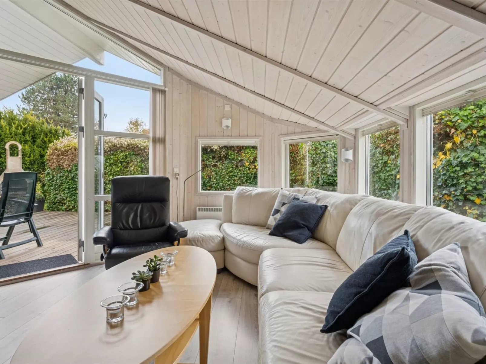 "Gyda" - 840m from the sea-Drinnen