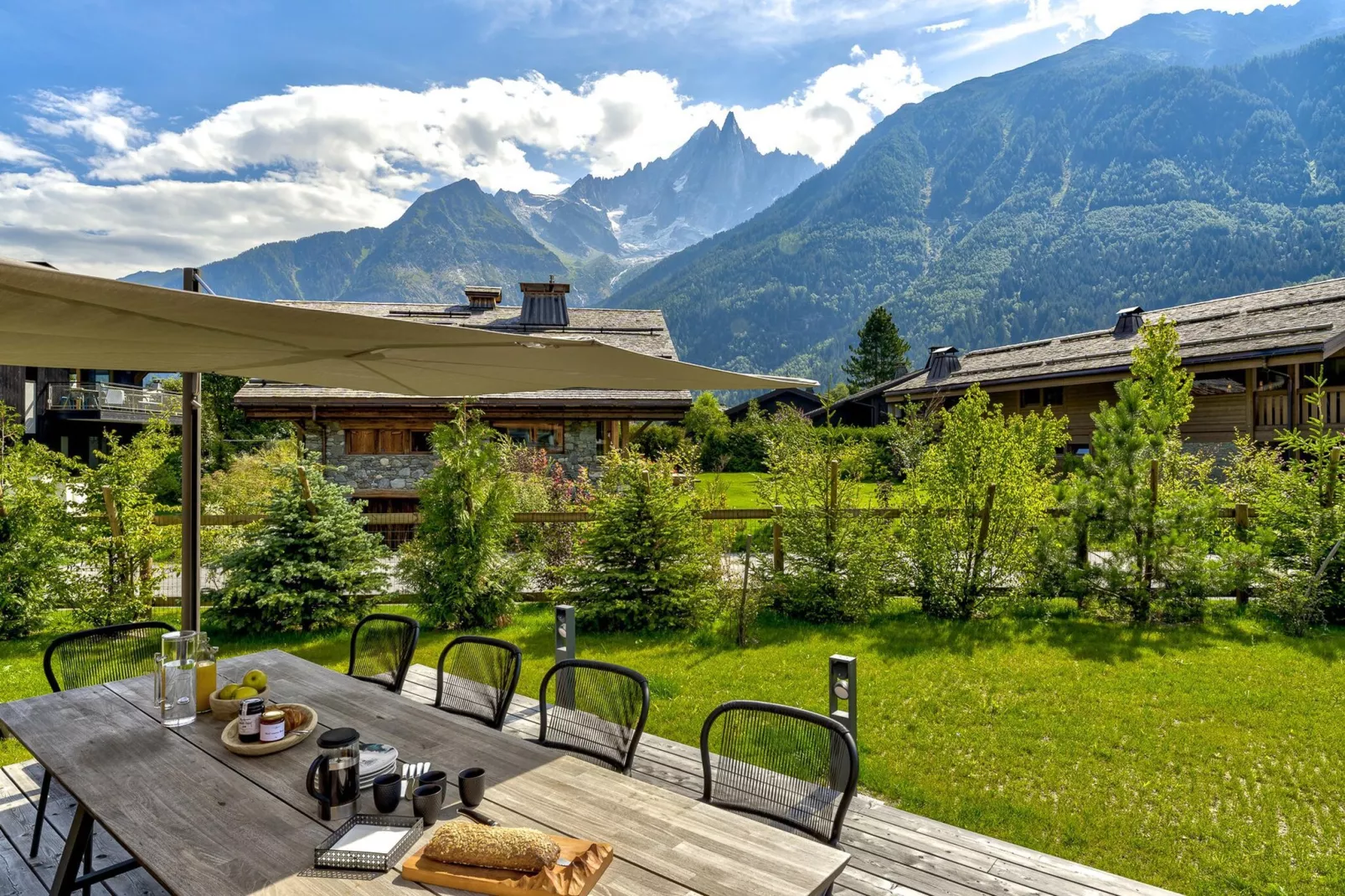 Trois Soeurs-Terrasse/Balkon