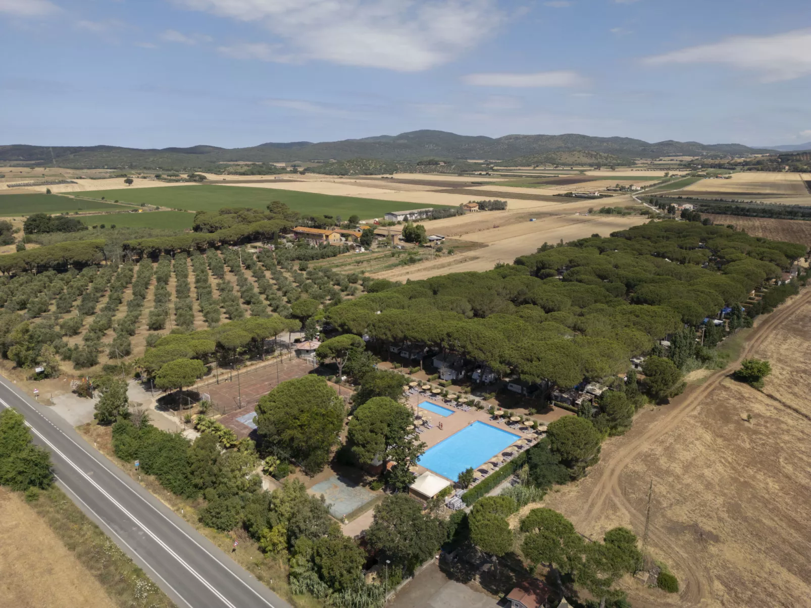 Costa D'Argento-Outside