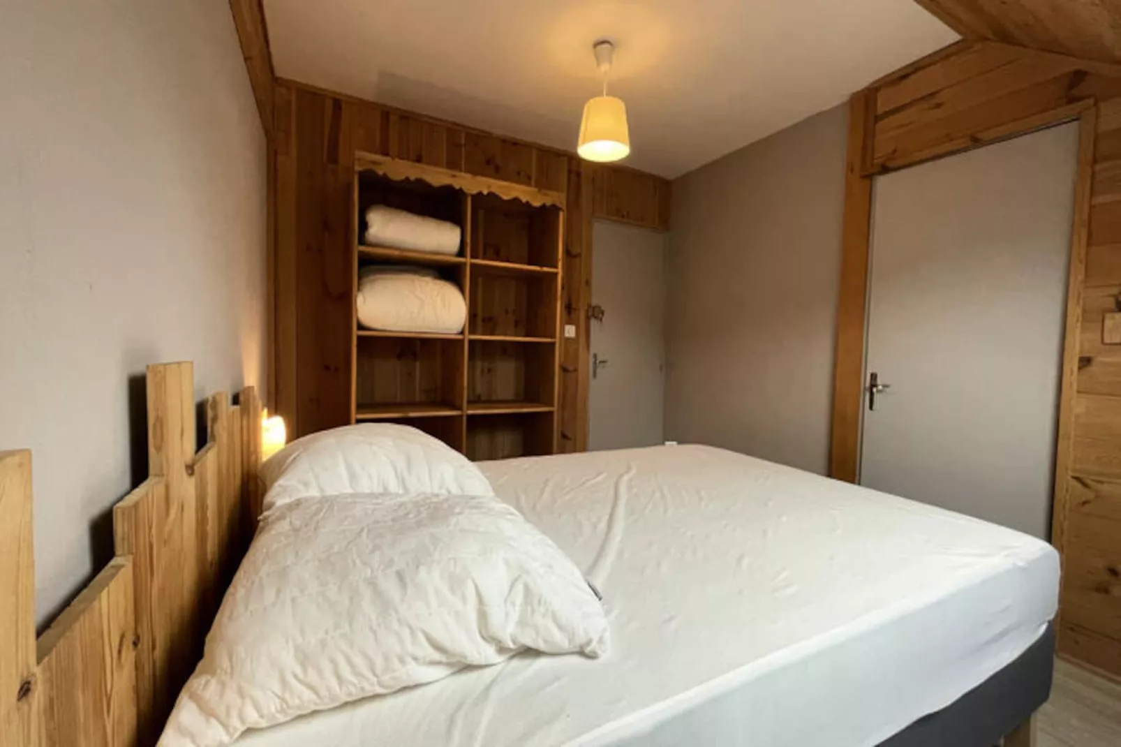Appartements à Albepierre Bredons - Untagged