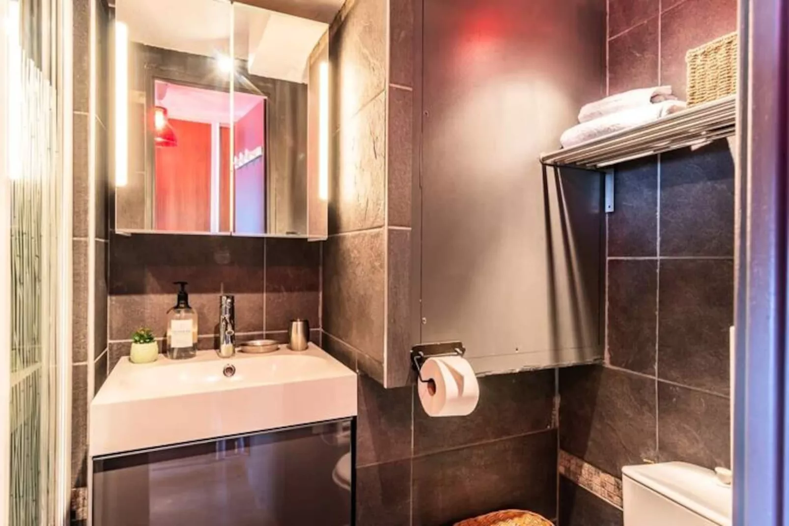 Slow Chalet Montblanc Soleil Sur Les Pistes Ascenseur Balcon, Vue, Parking-Untagged