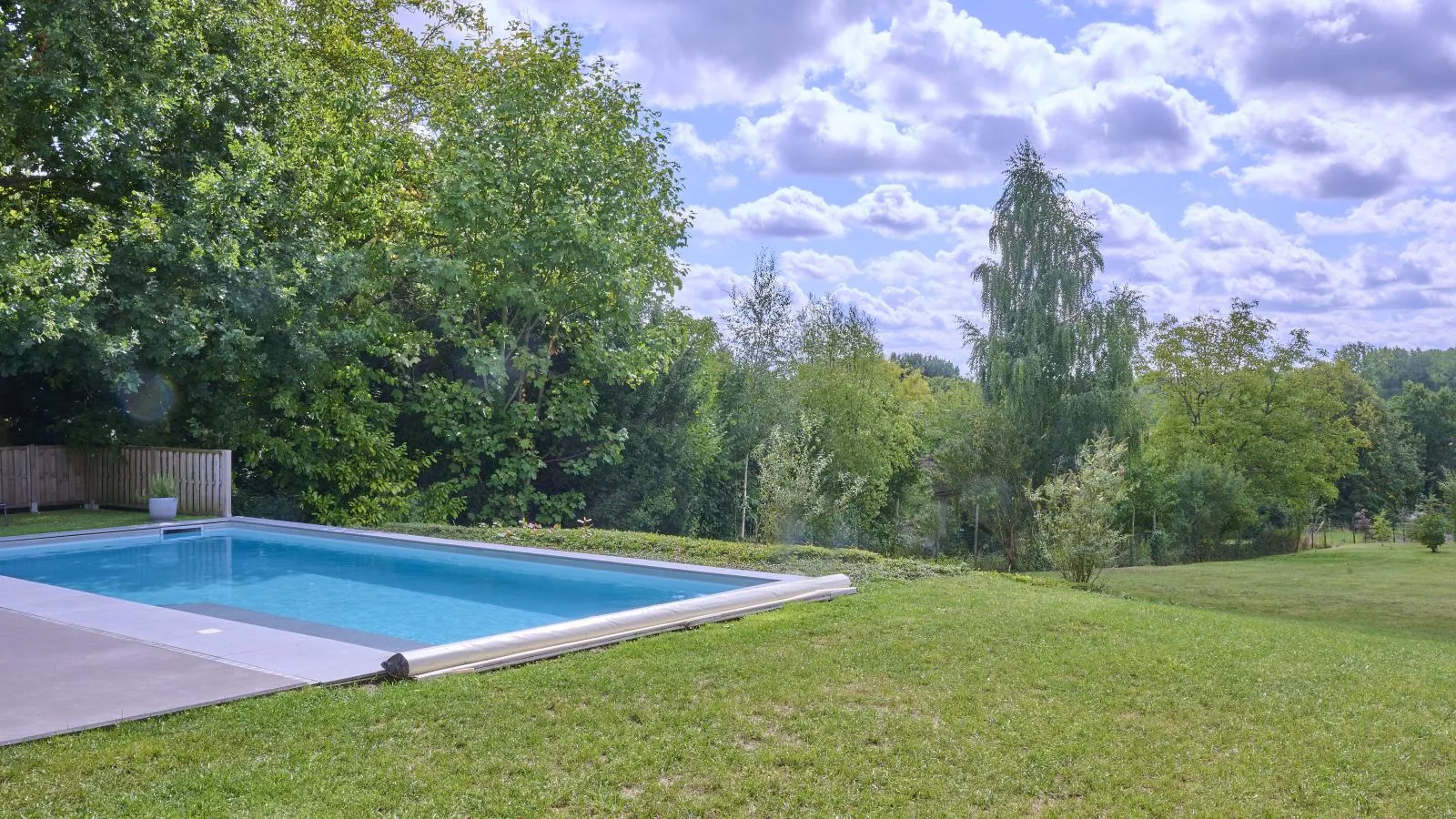 Maison Oscar-Garten Sommer