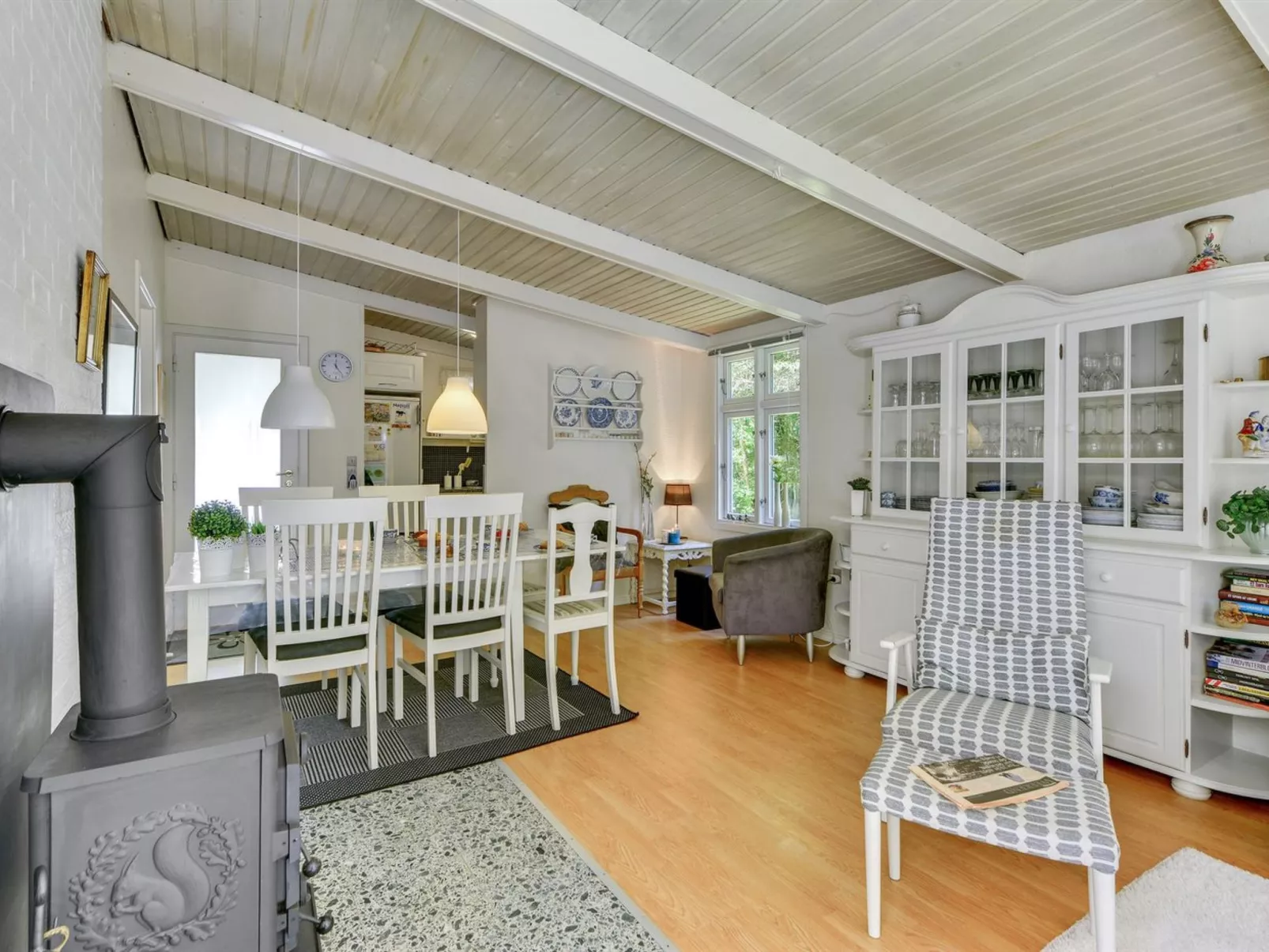 "Deik" - 2km to the fjord-Inside