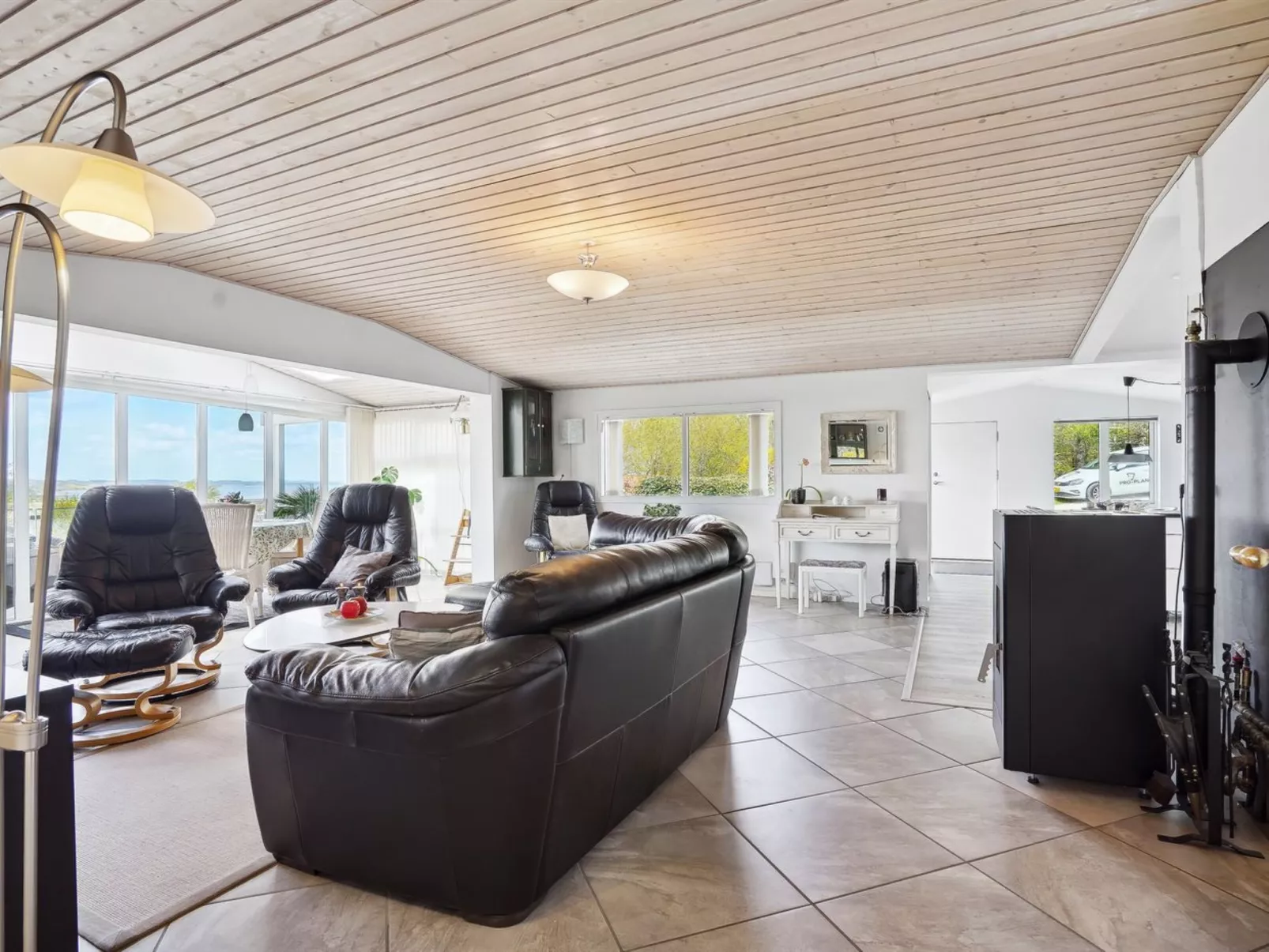 "Annabeth" - 300m to the fjord-Outside