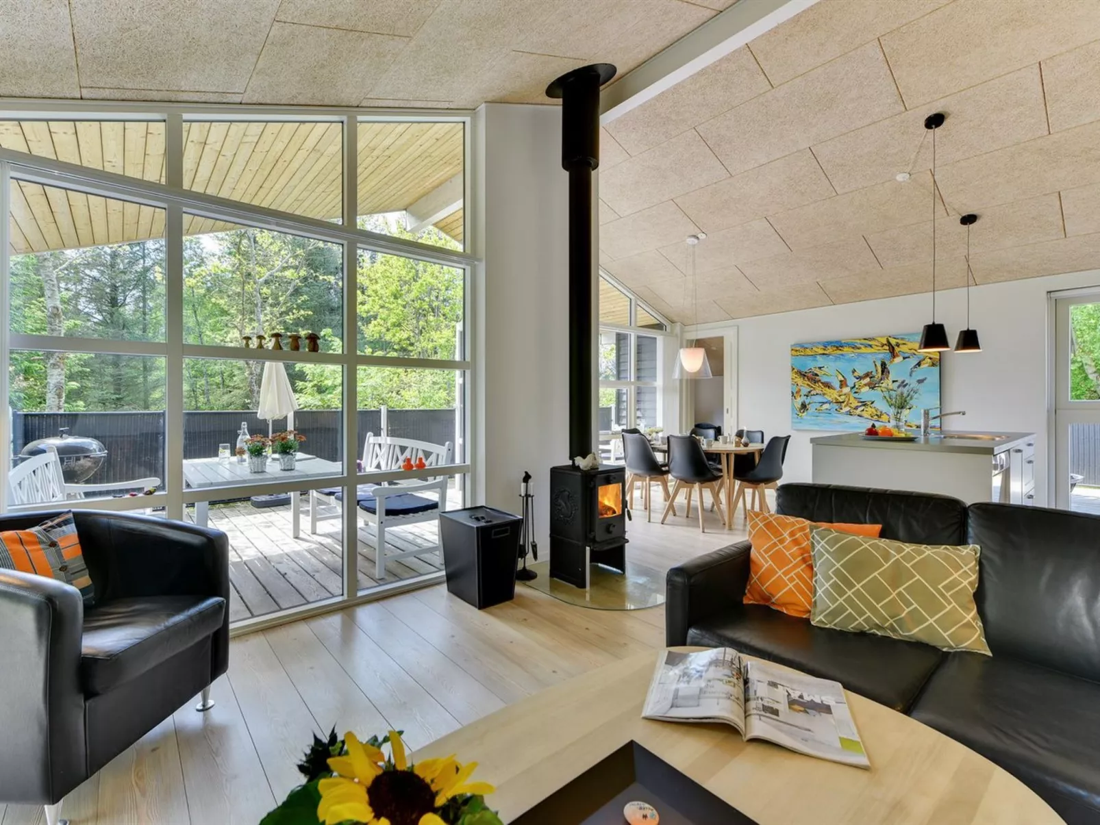 "Elena" - 800m to the fjord-Inside