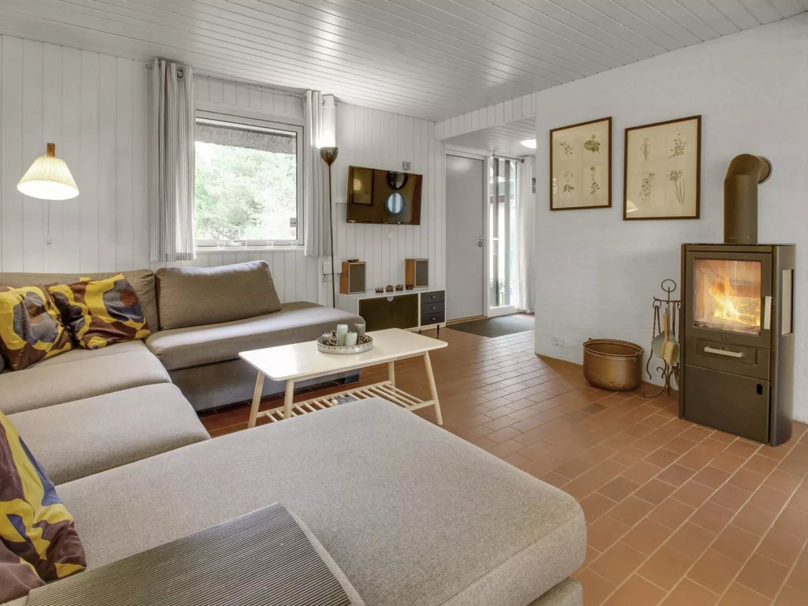 "Emilla" - 3.8km from the sea-Drinnen