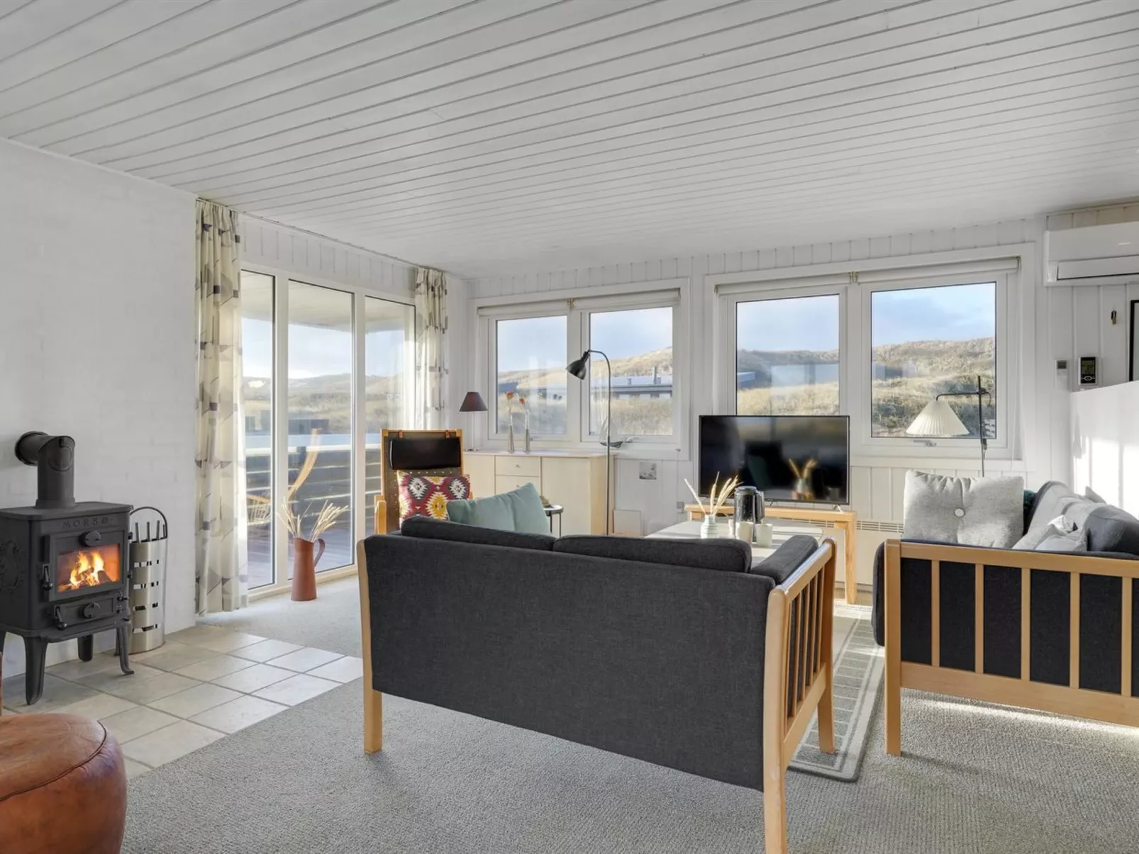 "Ozeana" -  from the sea-Dedans