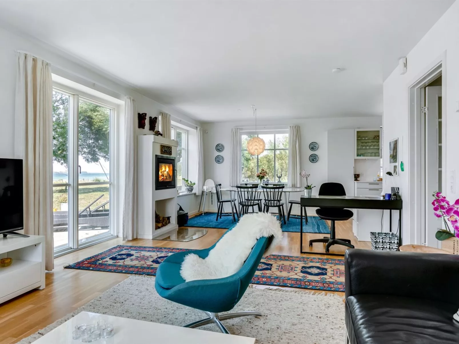 "Jeppe" - 50m to the fjord-Inside