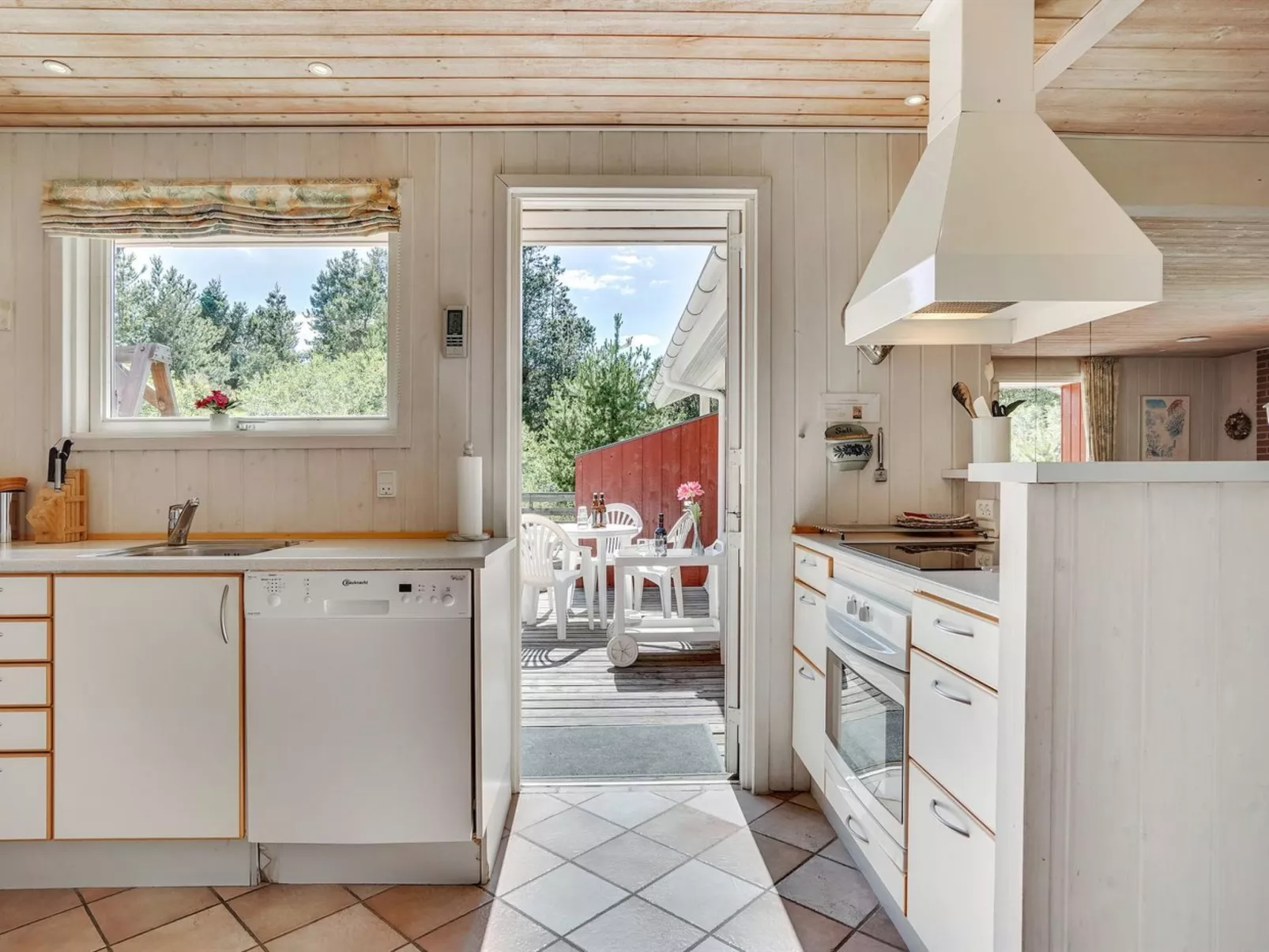 "Reidar" - 1km from the sea-Inside