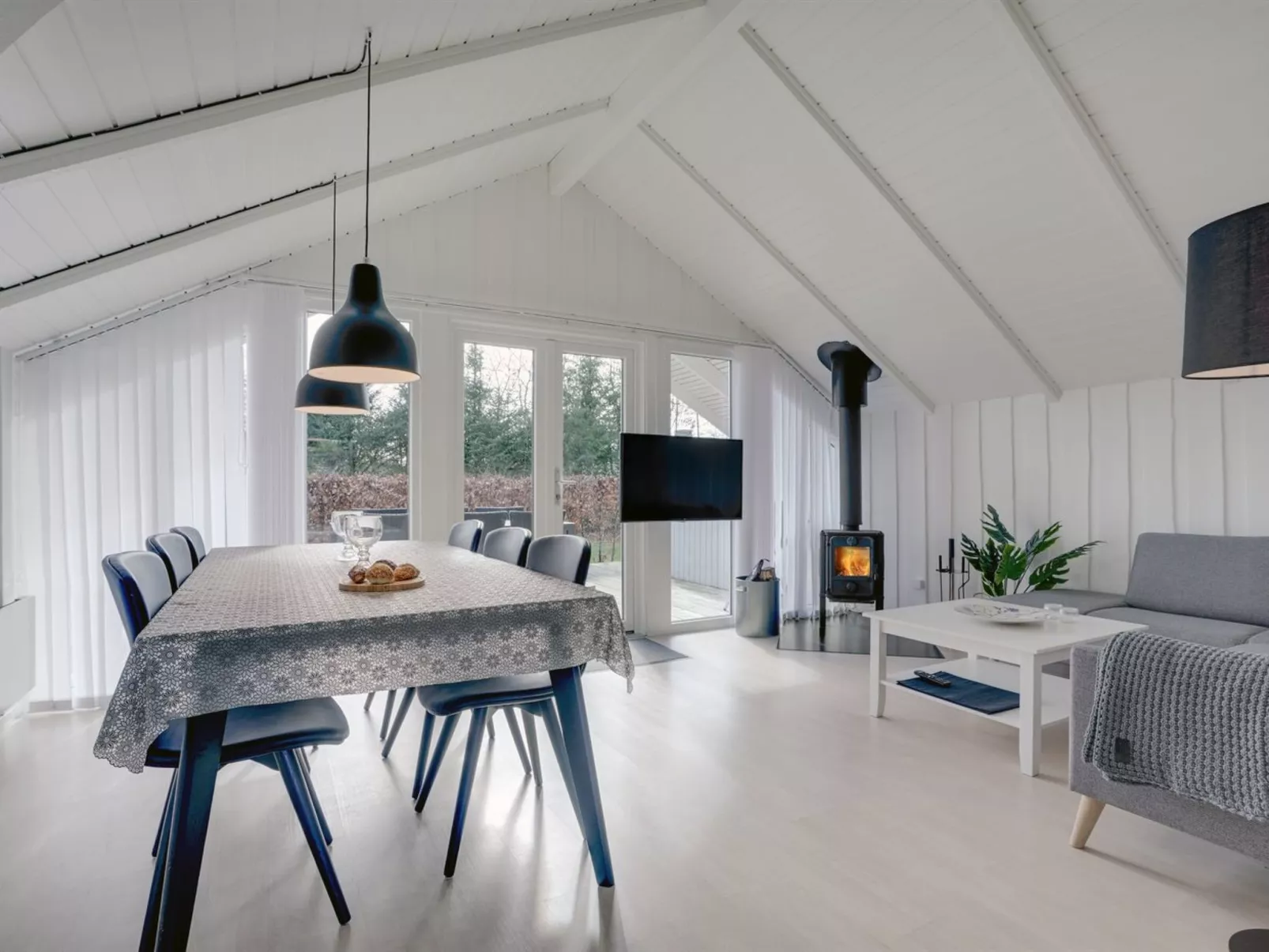 "Edvardsine" - 12km from the sea-Inside