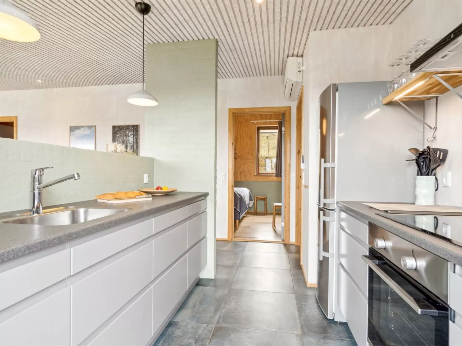 "Eila" - 400m from the sea-Drinnen