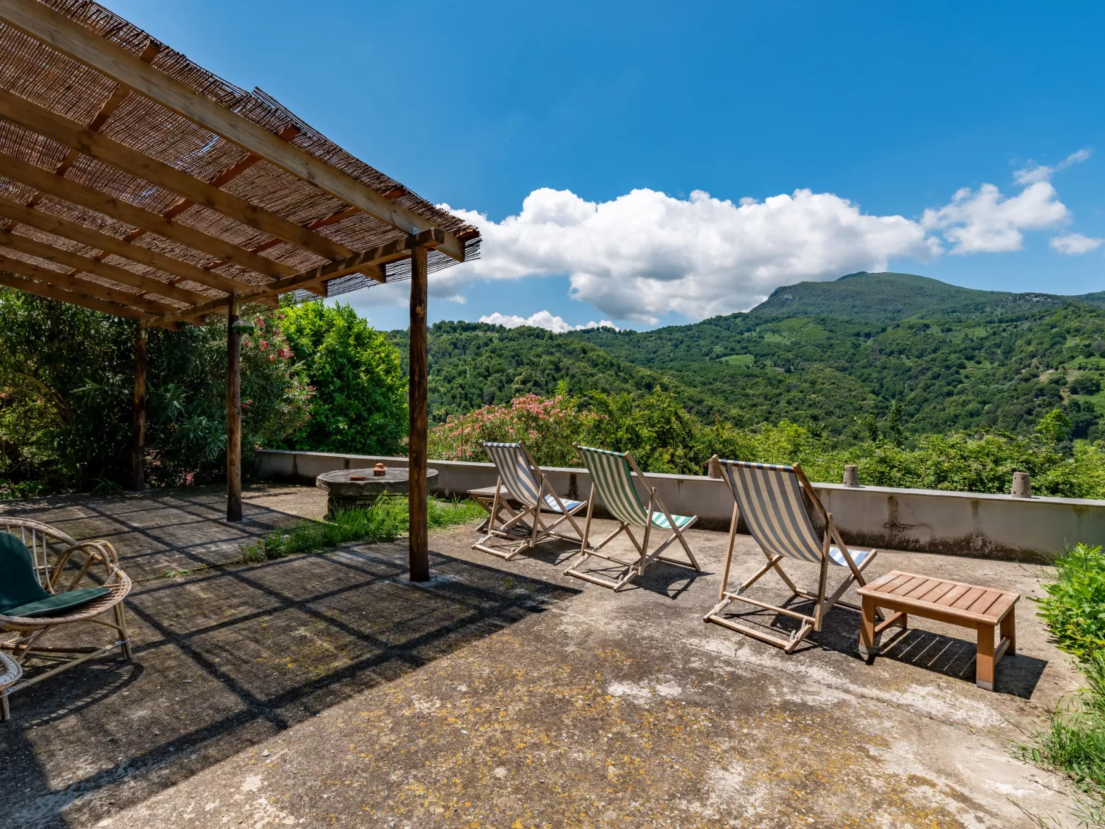 Maison Penta-Outside