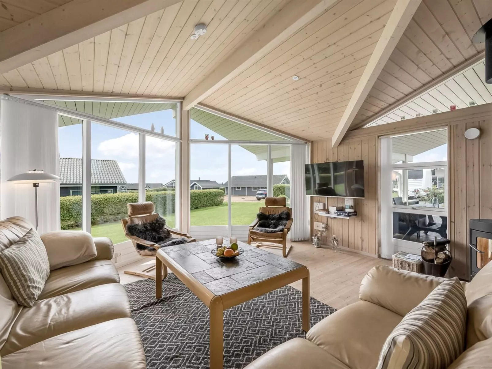 "Lucio" - 350m to the fjord-Inside