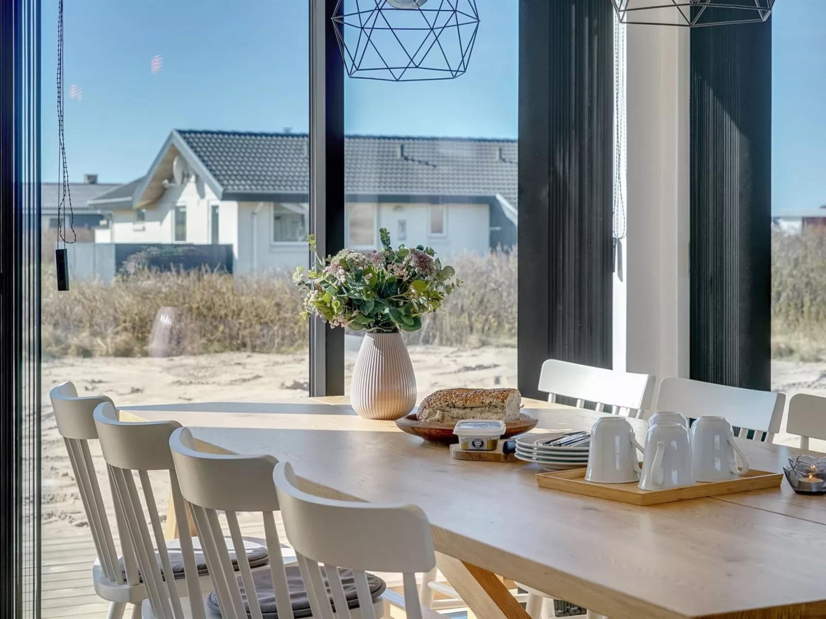 "Aiko" - 50m from the sea-Drinnen