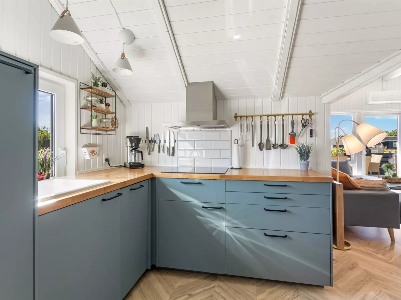 "Skyler" - 1km from the sea-Dedans