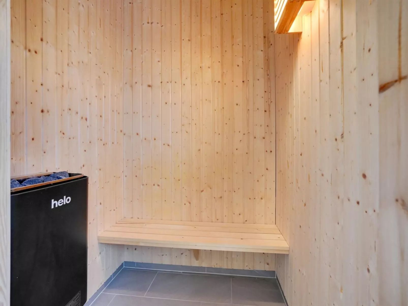 "Øthbiorn" - 1.1km from the sea-Drinnen