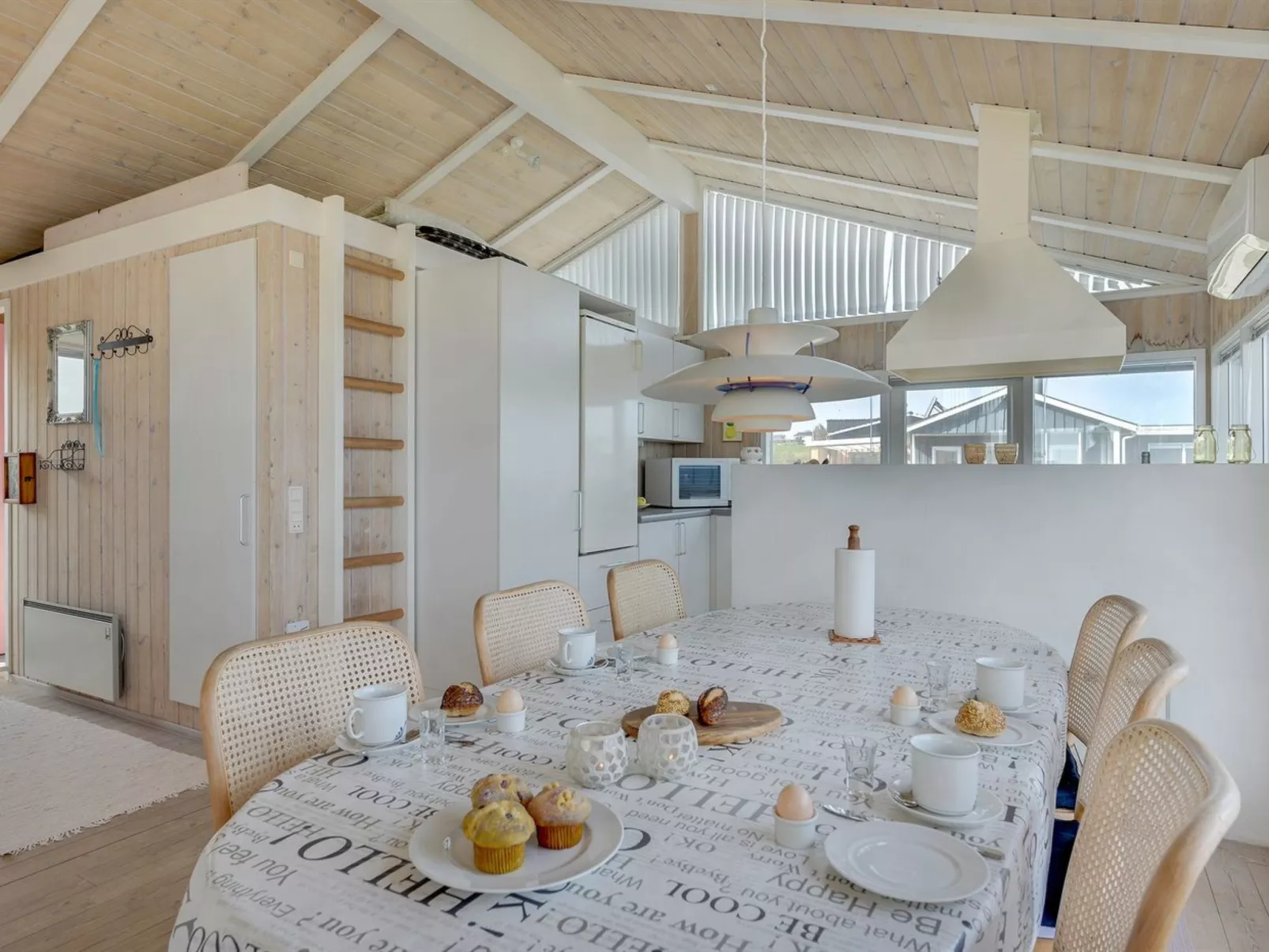 "Rajna" - 95m to the fjord-Inside