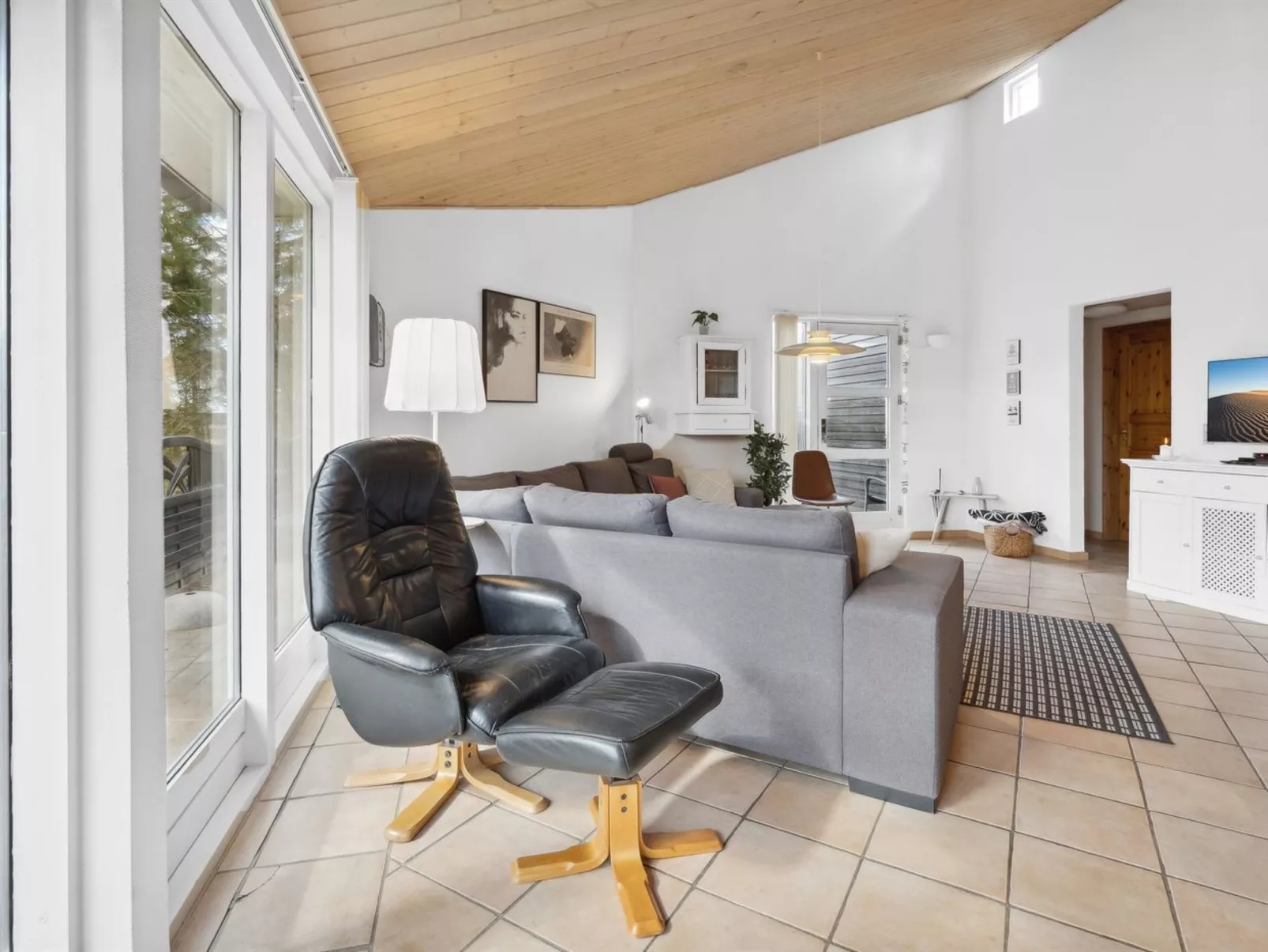 "Amanda" - 30km from the sea-Inside