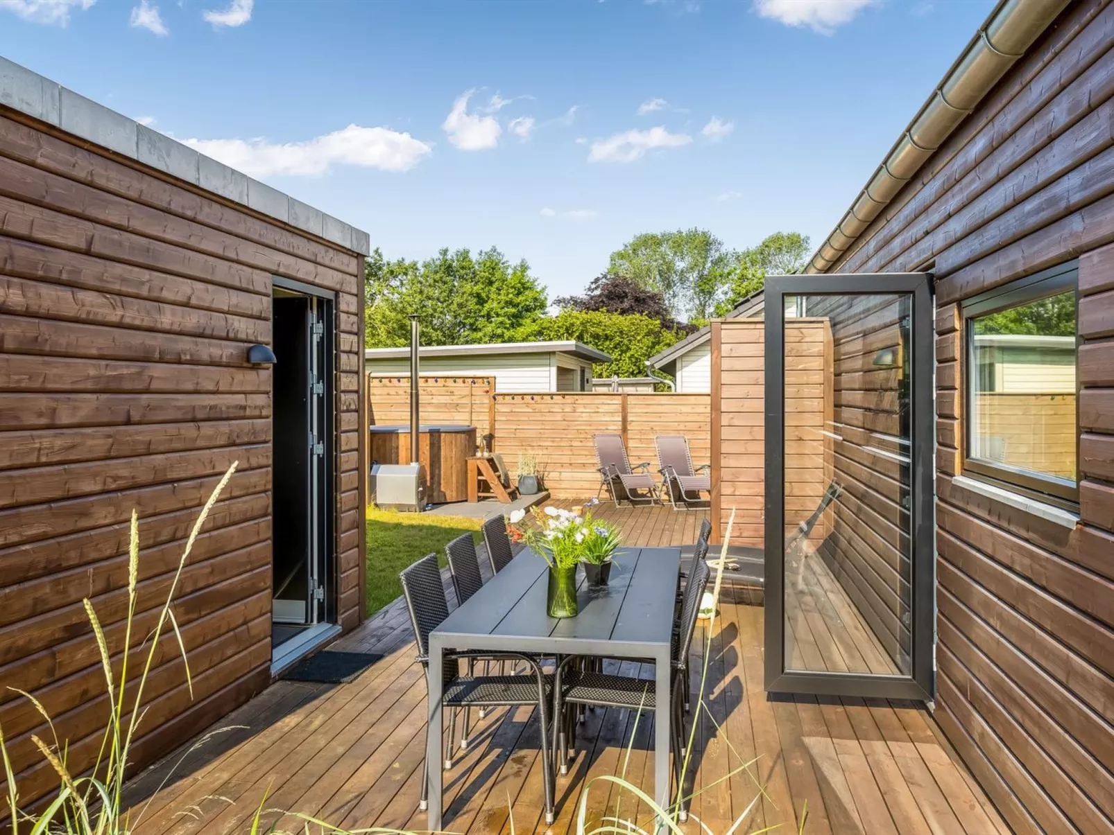 "Gojana" - 400m from the sea-Draußen