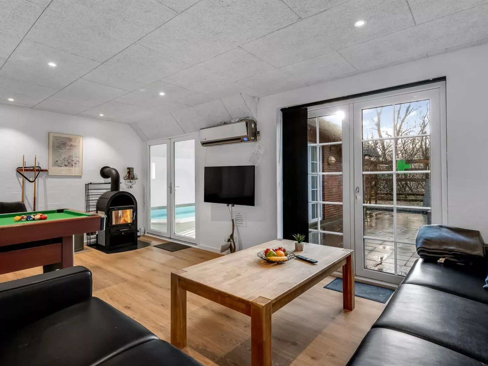 "Thana" - 1.4km from the sea-Dedans