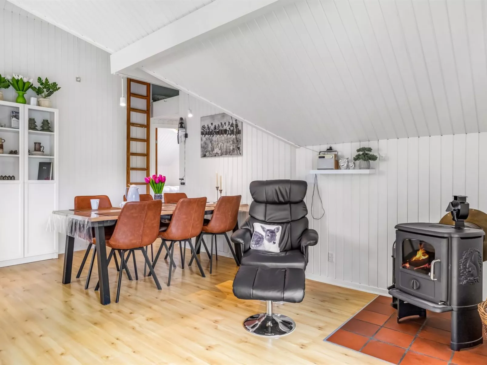 "Asulf" - 31km from the sea-Drinnen