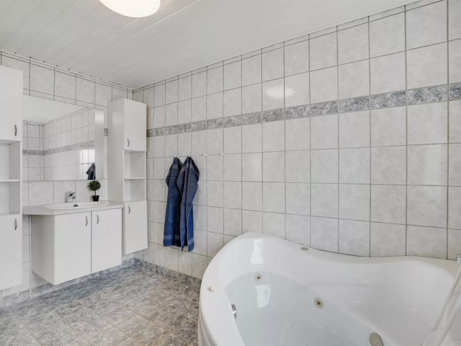 "Imilie" - 250m to the fjord-Dedans