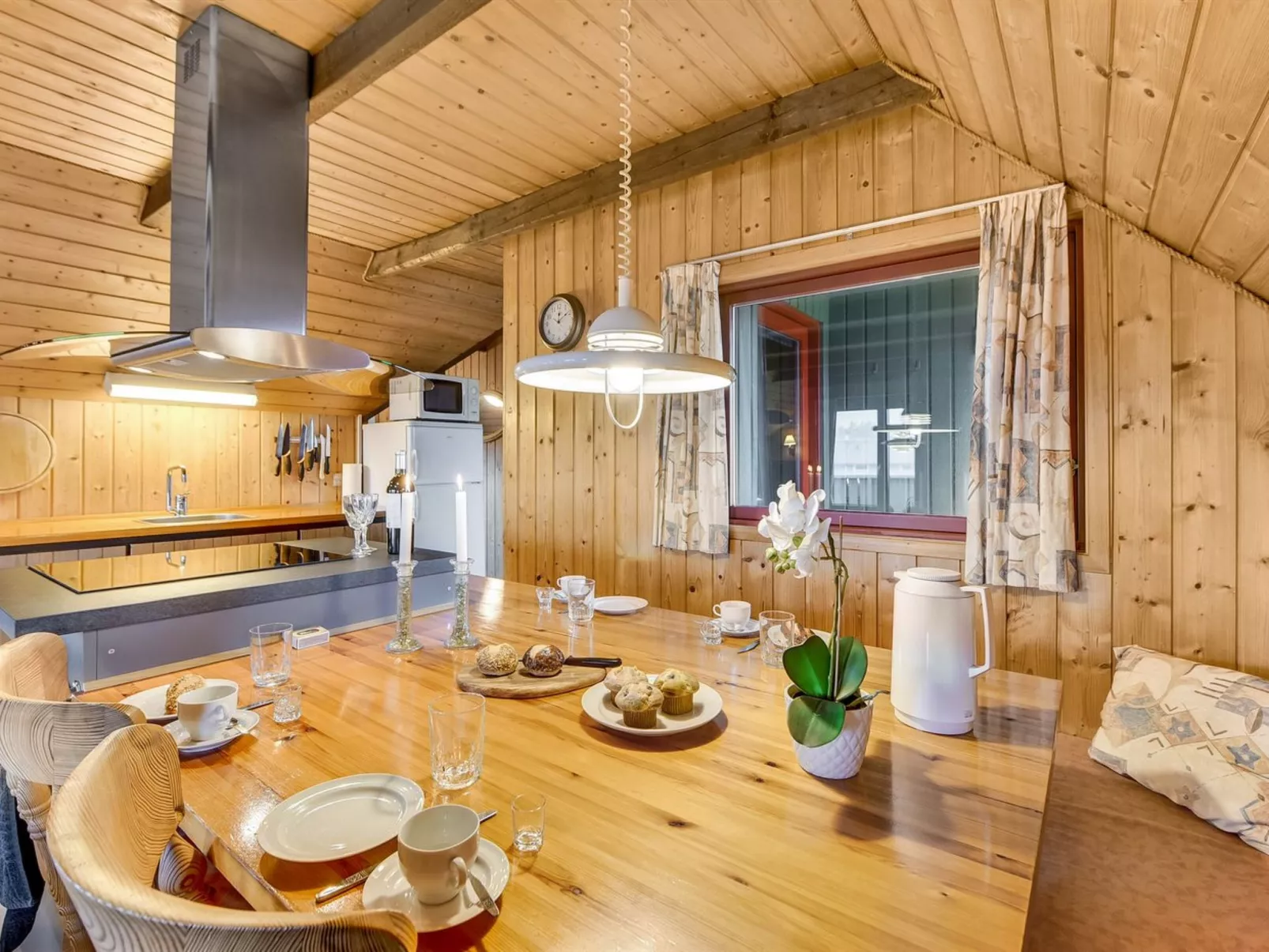 "Rayne" -  from the sea-Drinnen