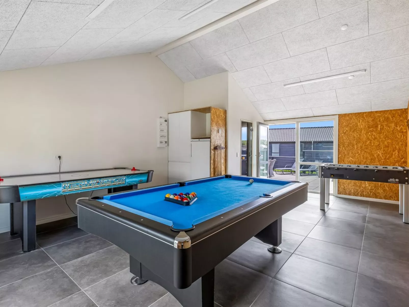 "Eino" - 30m from the sea-Inside