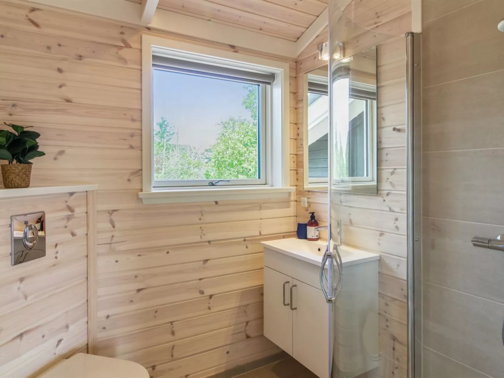 "Heriest" - 1.2km from the sea-Inside