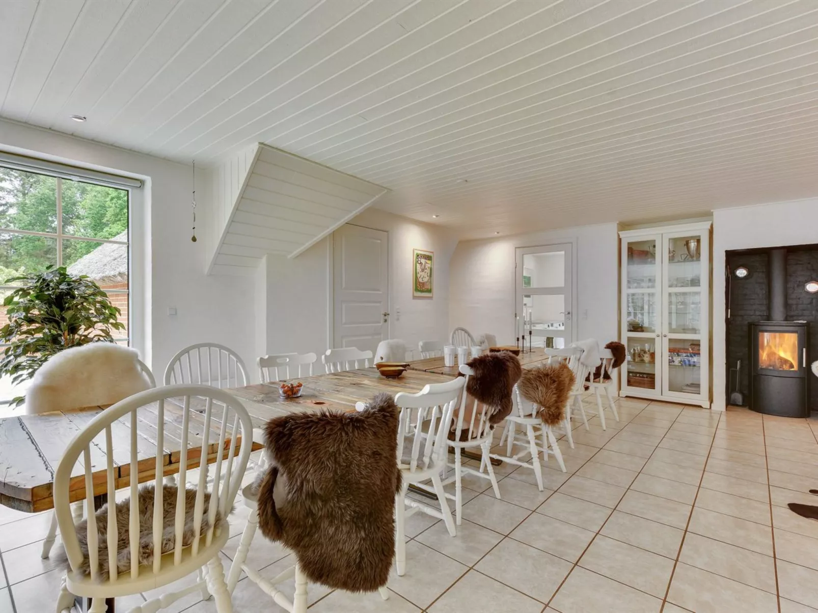 "Erla" - 2.3km from the sea-Inside