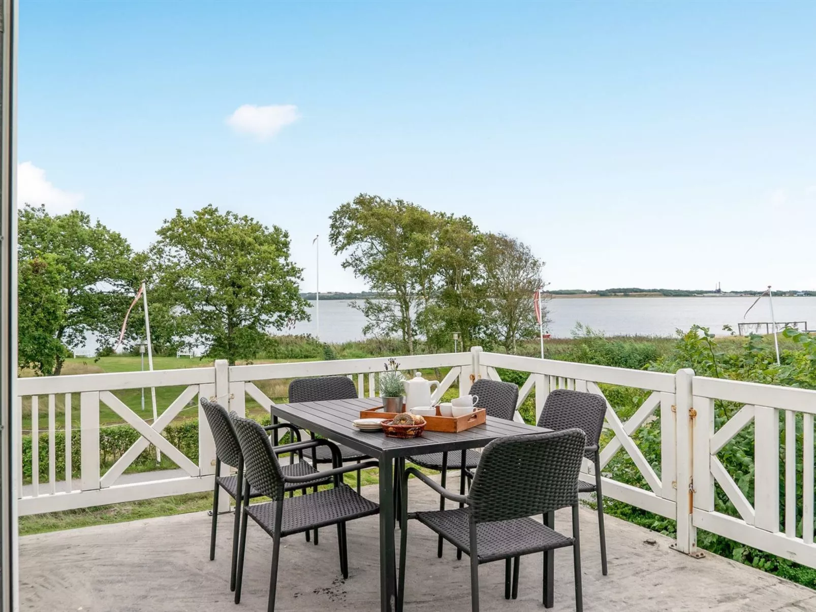 "Rina" - 30m to the fjord-Outside