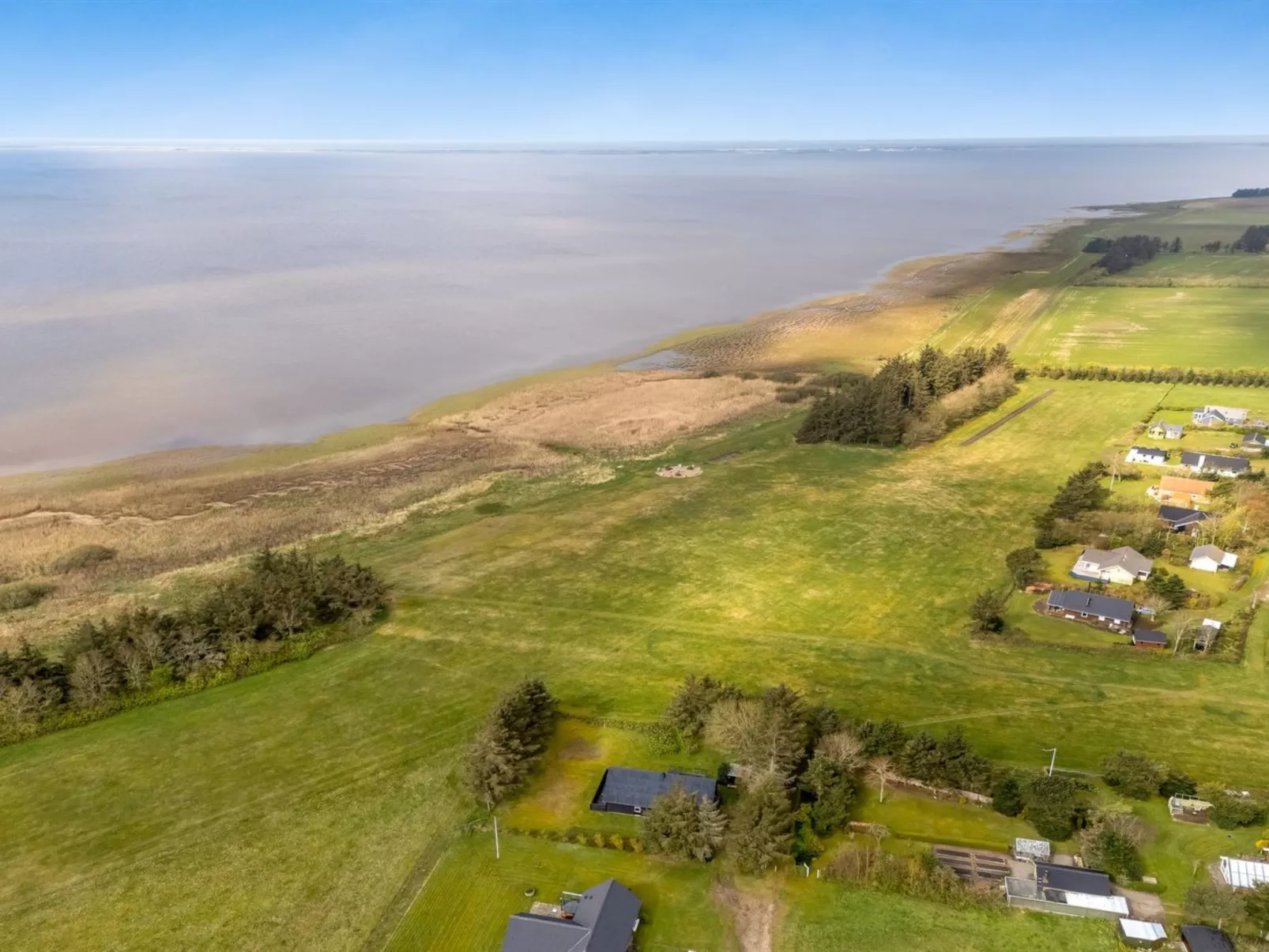 "Aleida" - 100m to the fjord-Outside