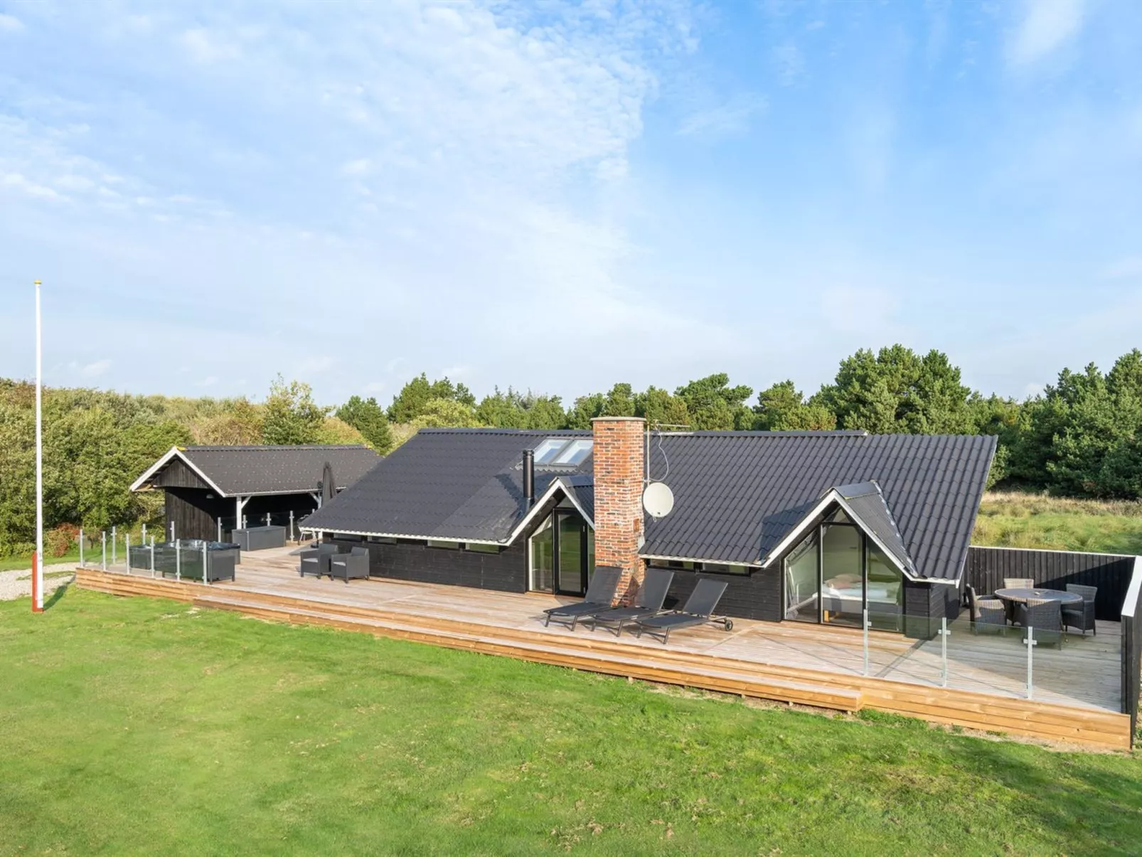 "Ellenora" - 1km from the sea-Outside