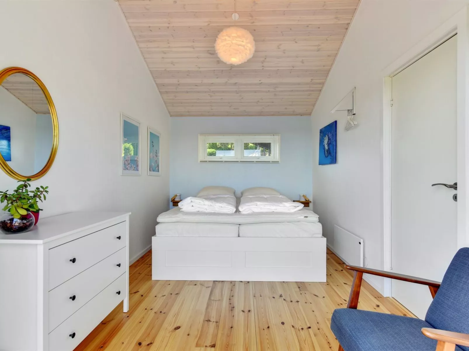 "Axeln" - 300m to the fjord-Inside