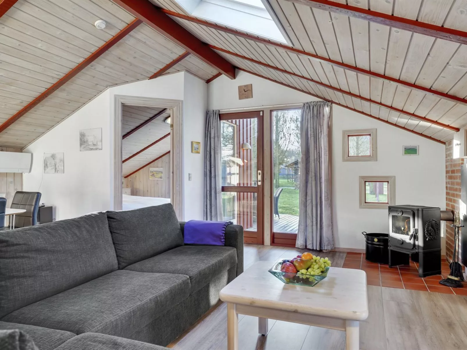 "Thurir" - 4km from the sea-Inside