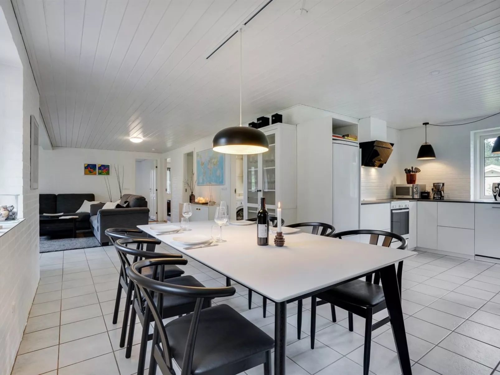 "Hjalmsvider" - 1km from the sea-Drinnen