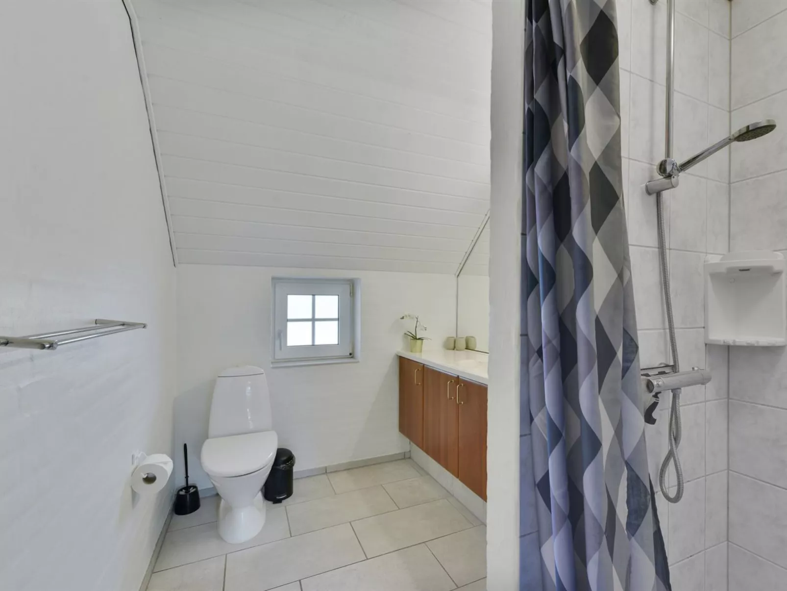 "Jorkin" - 1.8km from the sea-Inside