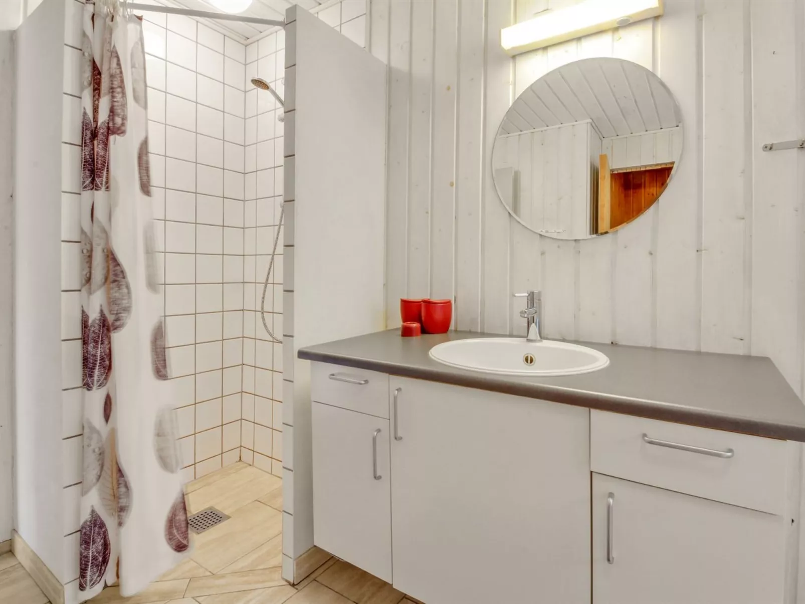 "Anine" - 200m to the fjord-Inside