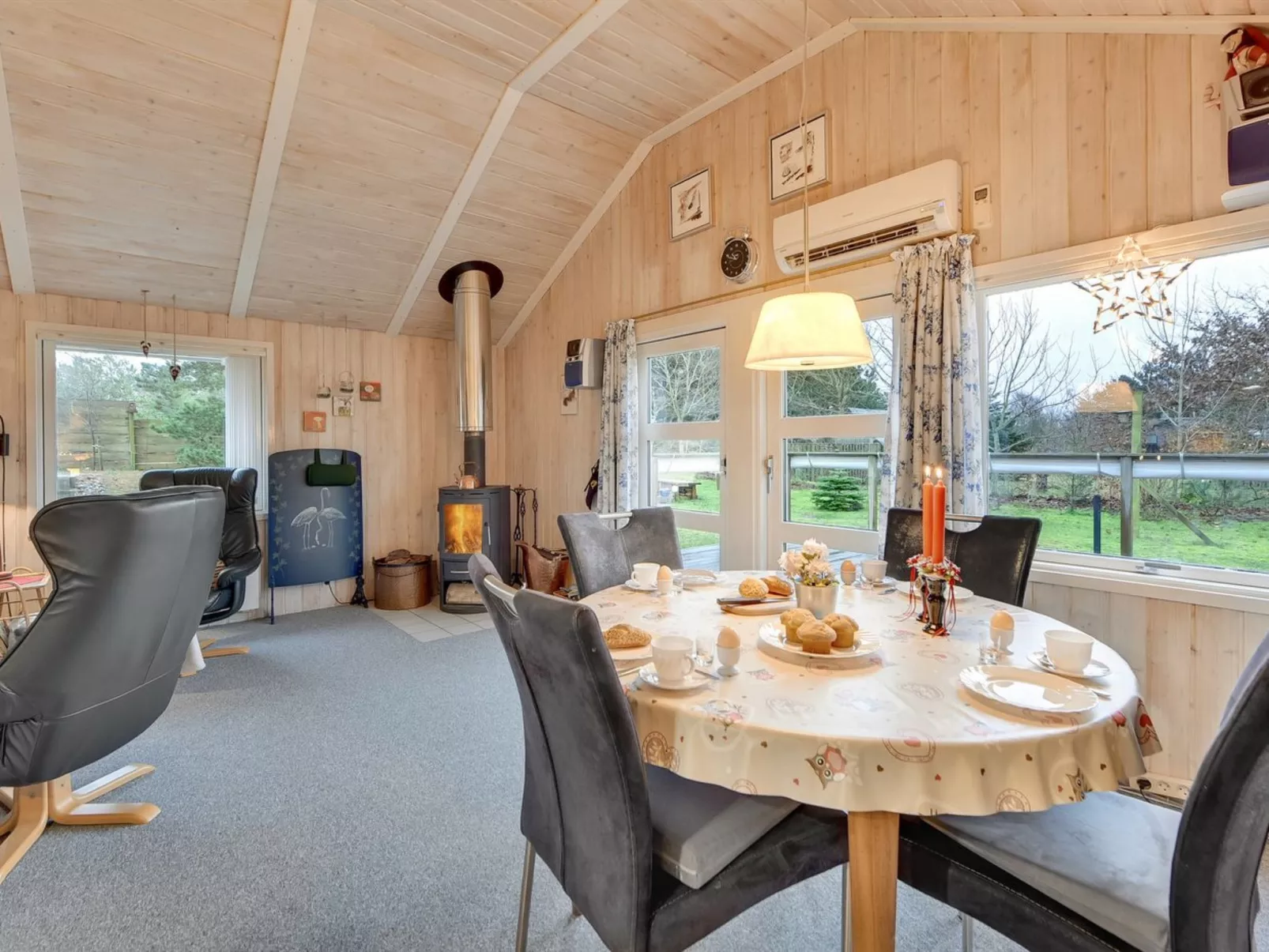 "Hannah" - 300m to the fjord-Inside