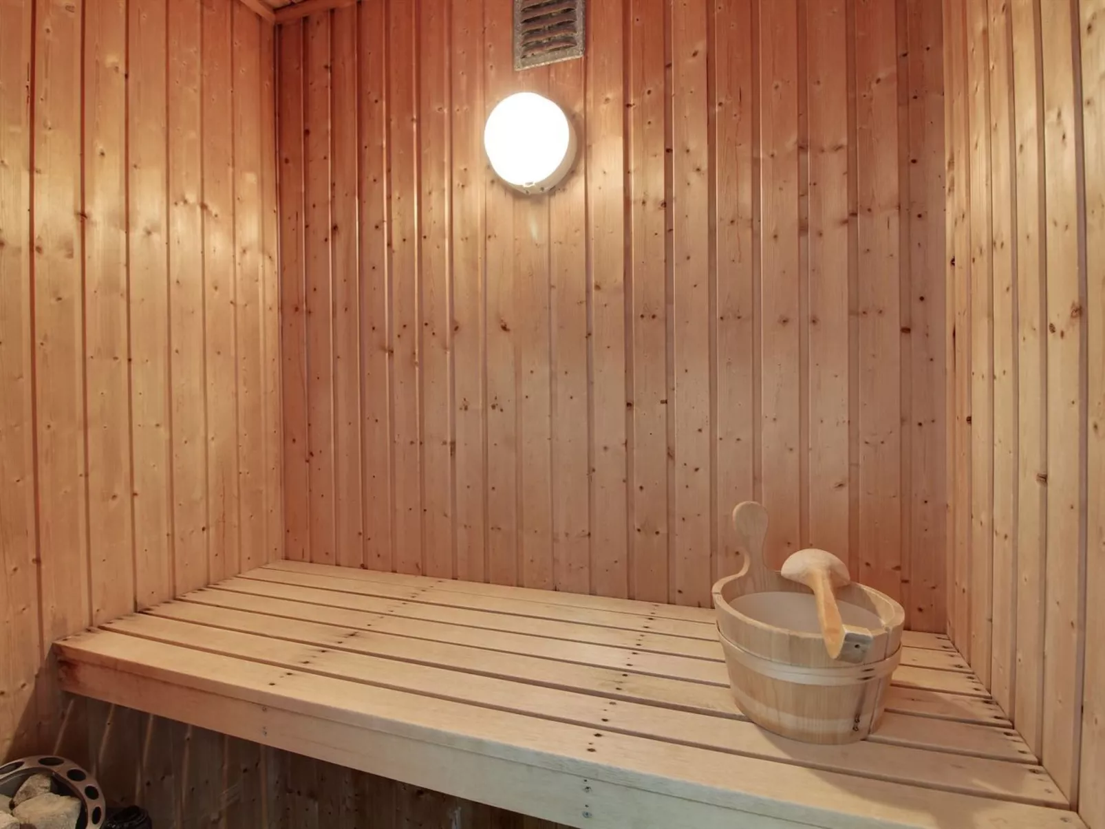 "Kukka" - 600m from the sea-Drinnen