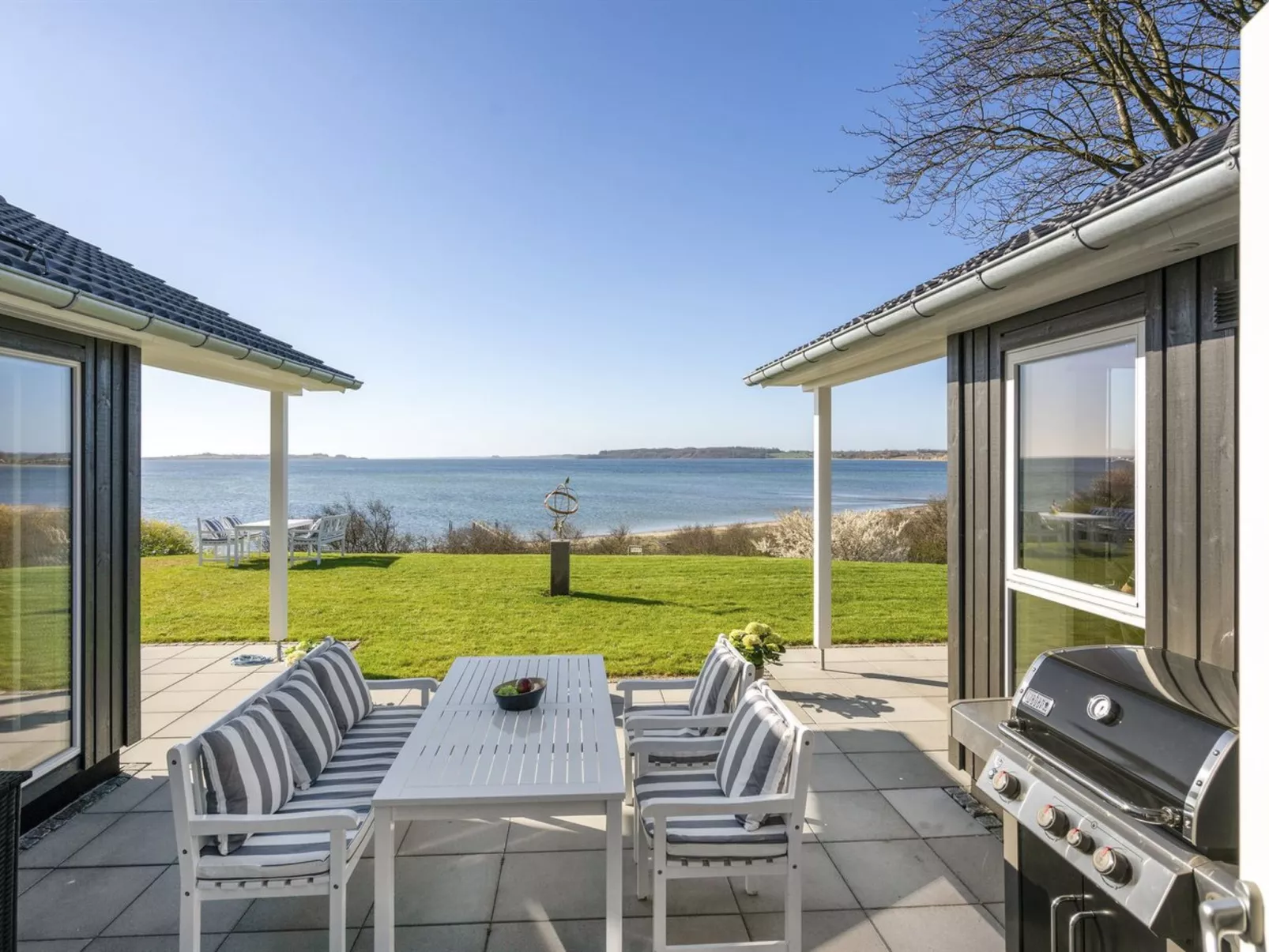 "Lander" - 20m from the sea-Outside