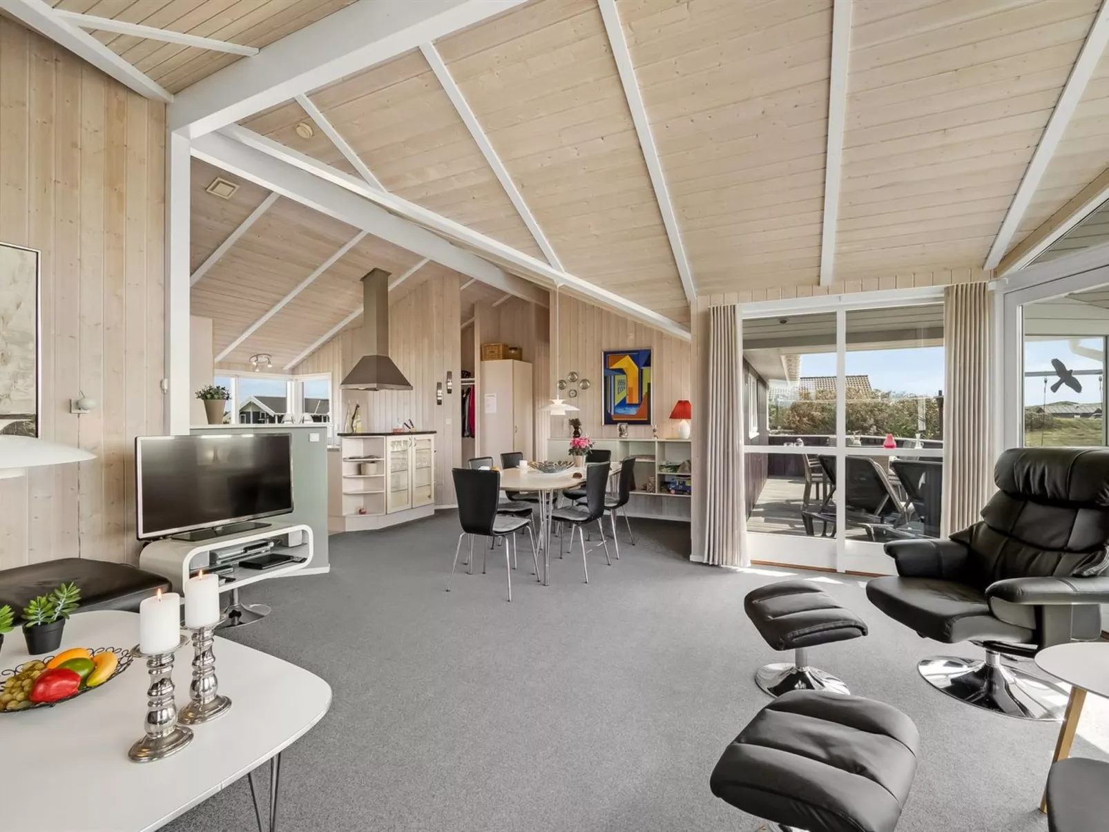 "Thrugot" -  from the sea-Dedans