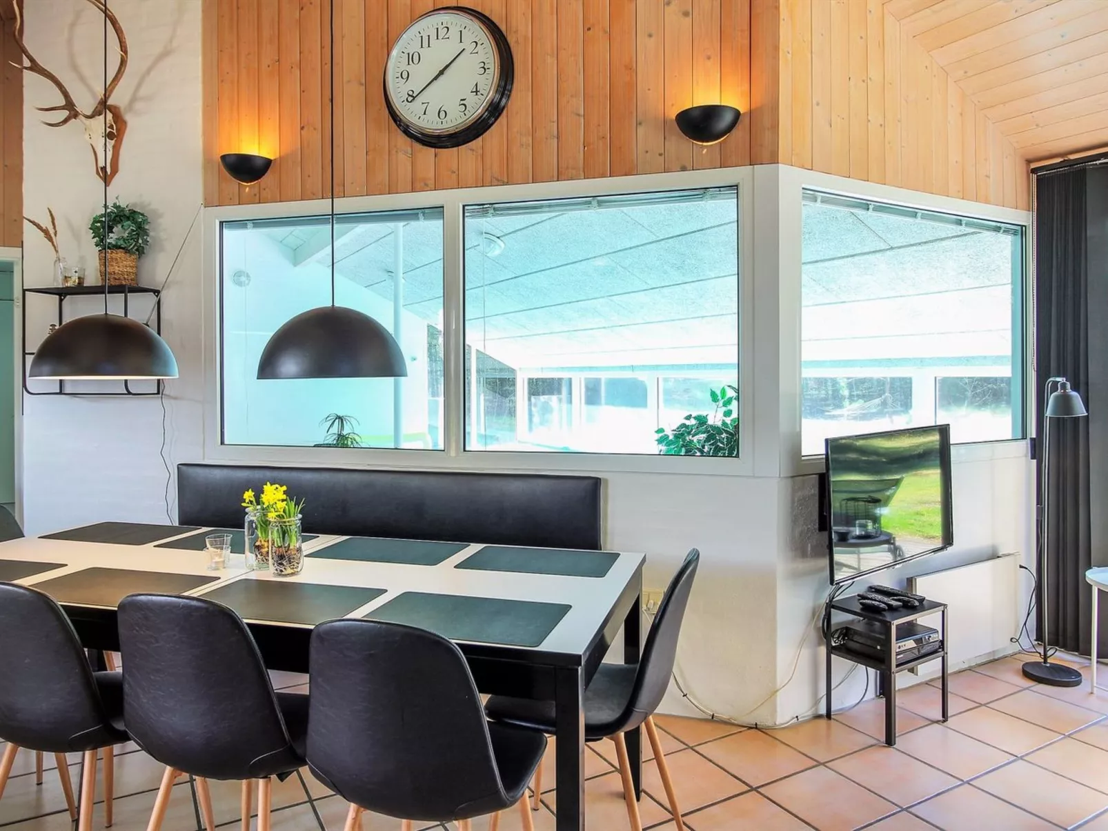 "Jensen" - 700m to the fjord-Dedans