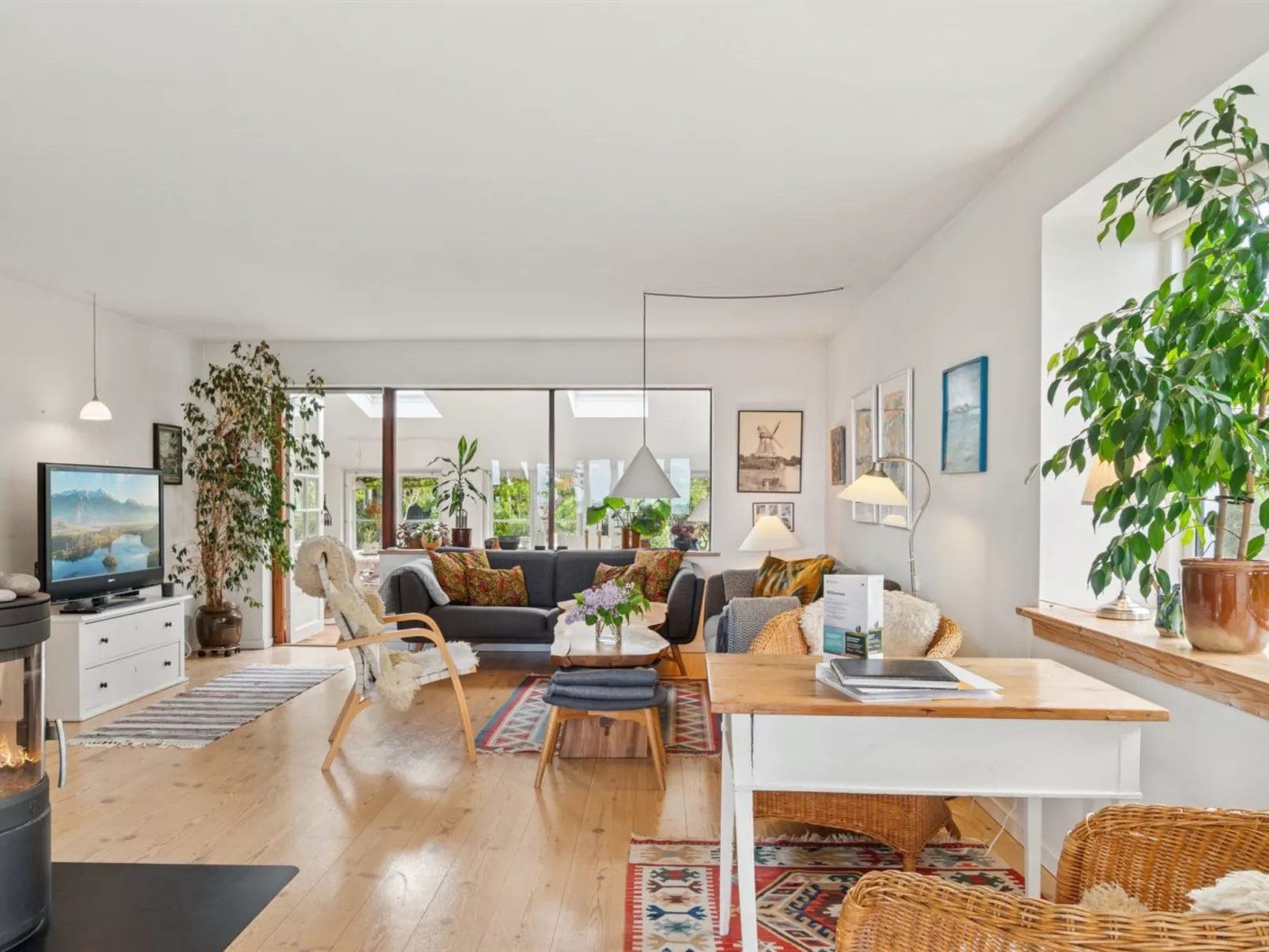 "Varma" - 25m from the sea-Drinnen