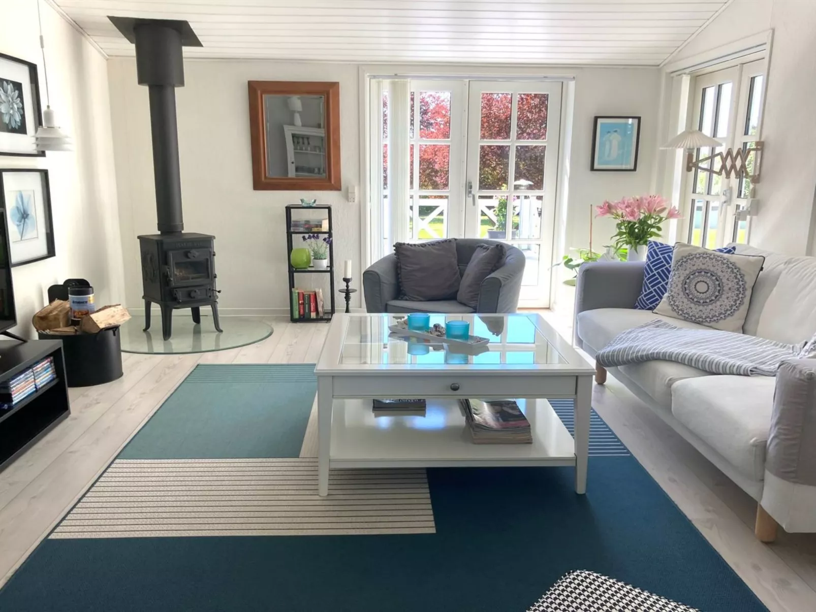 "Jeip" - 400m to the fjord-Dedans