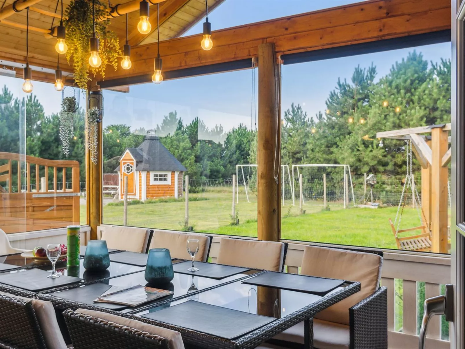 "Vicktoria" - 1.5km from the sea-Inside