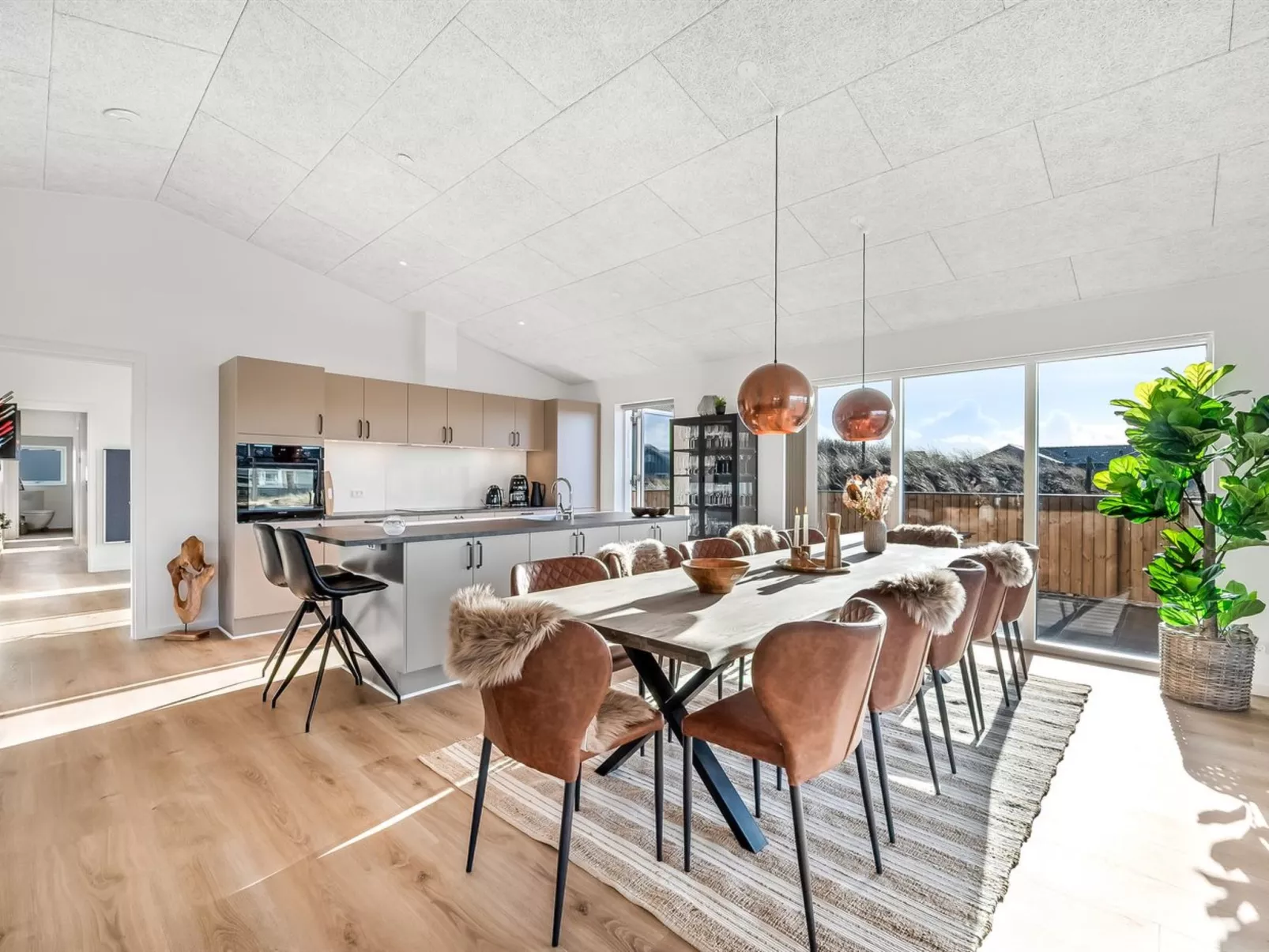 "Waldar" -  from the sea-Inside