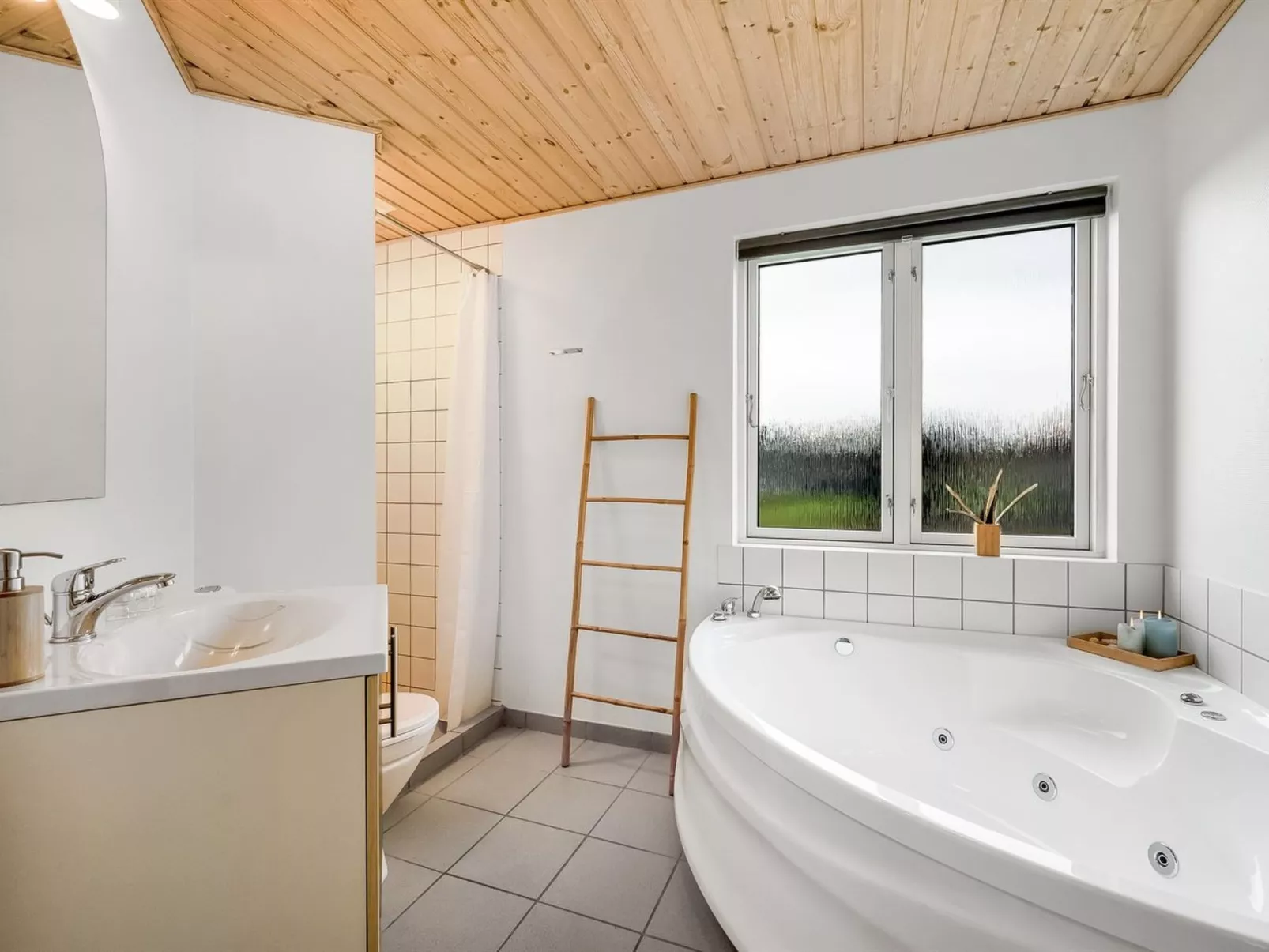 "Sylwia" -  from the sea-Dedans