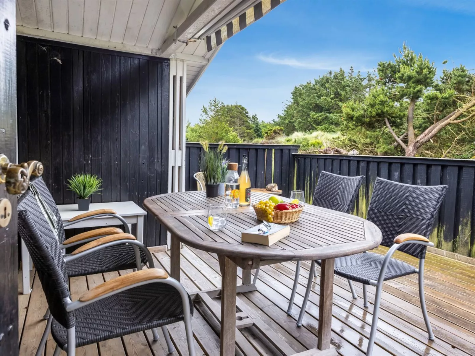 "Thrineke" - 600m from the sea-Outside